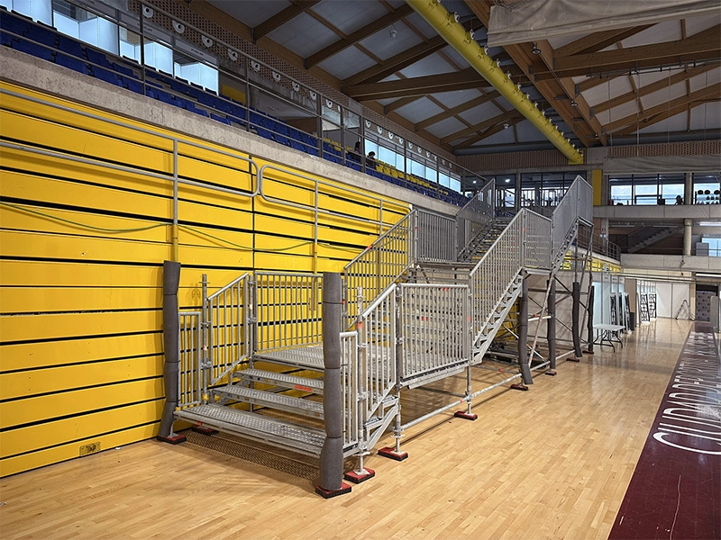 Escalera Layher en alquiler